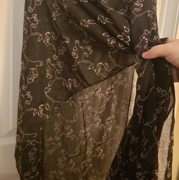 Disney The Lion King Infinity Scarf - Picture 5 of 6